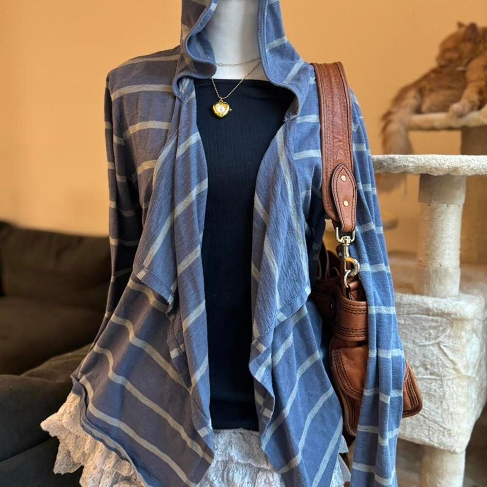 Y2k blue and white striped